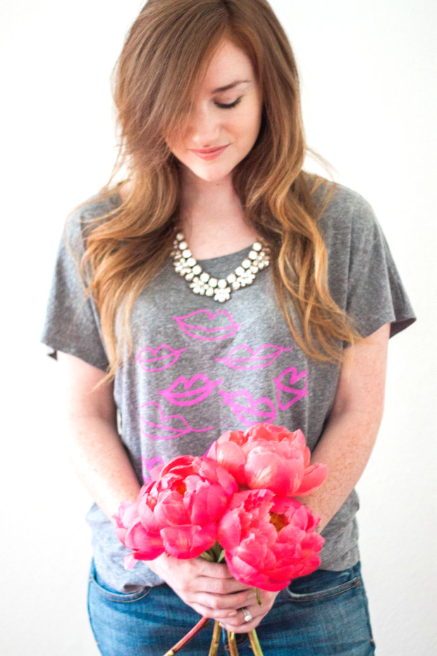 b is for bonnie loves idieh shop | sassy kiss me tee for the fashionista in your life as seen on b is for bonnie design