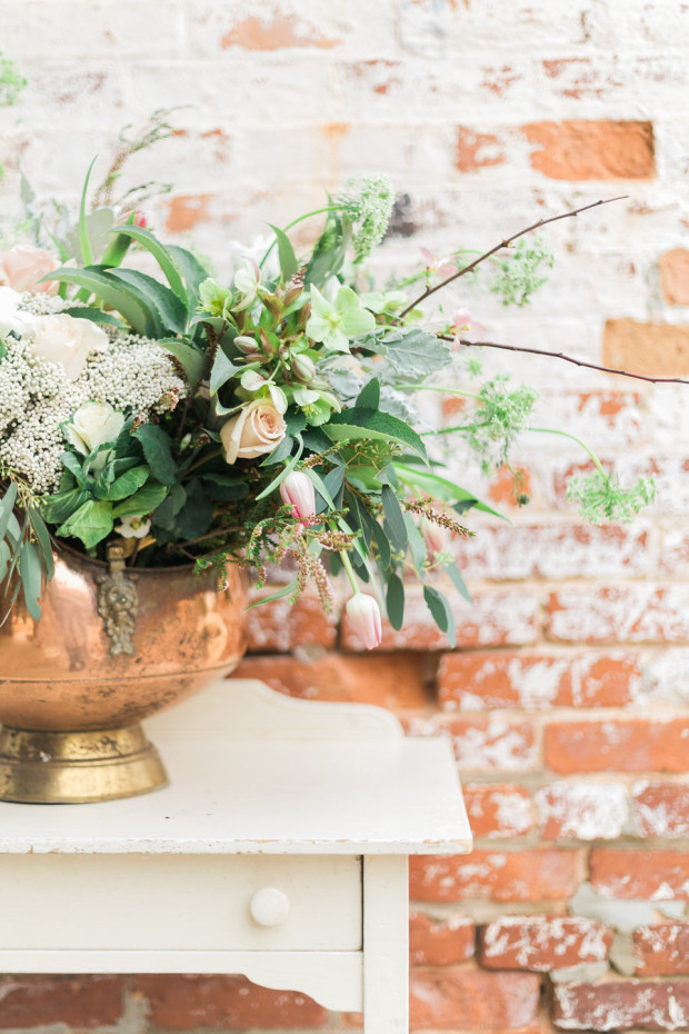 romantic, feminine floral design by Cote Designs for the Illume Retreat styled shoot | Lauren Carnes Photography