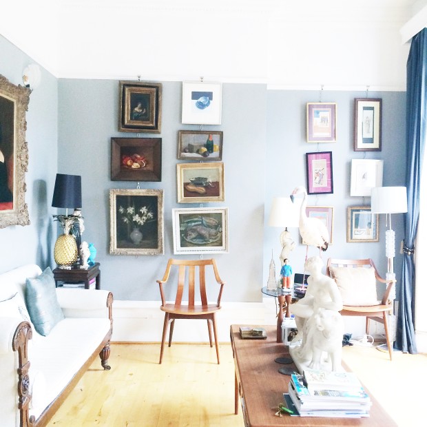 our chic Chelsea flat in London via @airbnb as seen on @bonniejoymarie on Instagram | favorite eateries, sights and places to stay from our recent London vacation