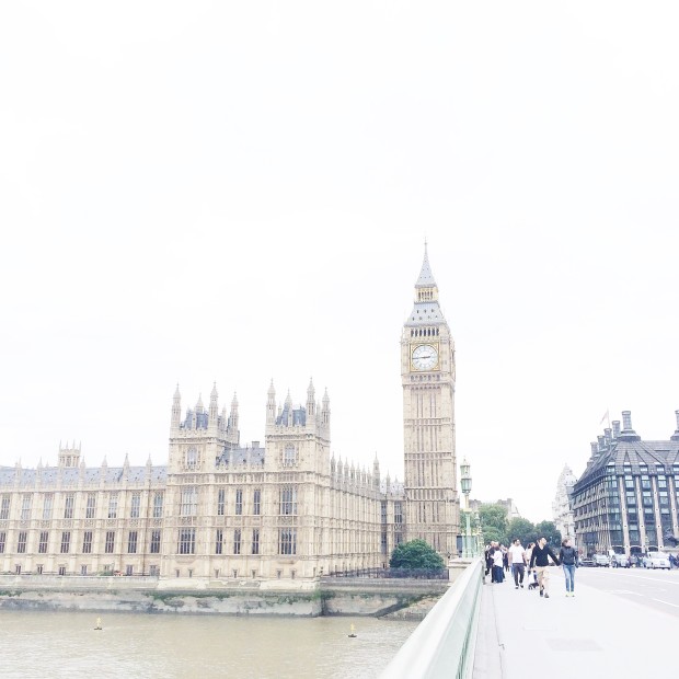Westminster Palace in London as seen on @bonniejoymarie on Instagram | favorite eateries, sights and places to stay from our recent London vacation