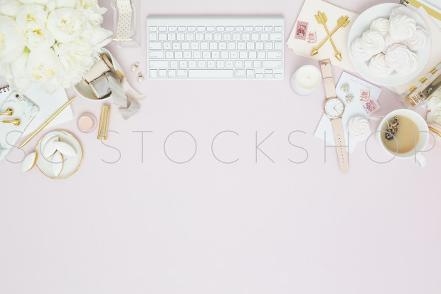 chic blush + gold styled stock photography from the SC Stockshop x b is for bonnie design collaboration | images available at bit.ly/sc-stockshop